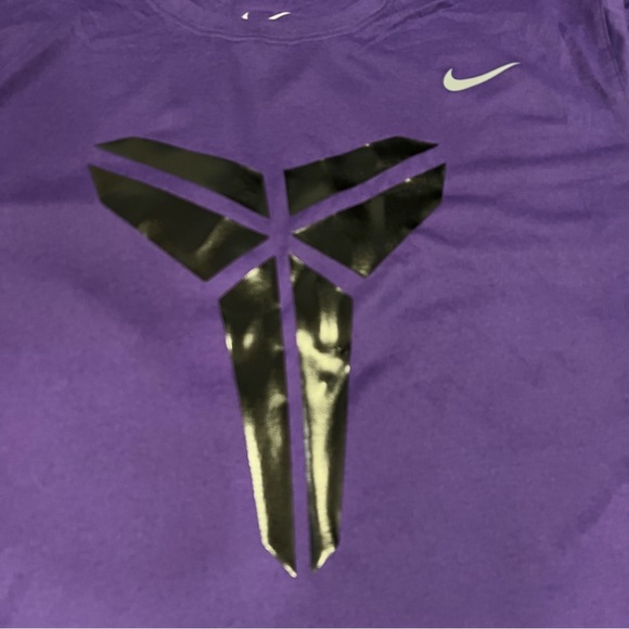 Nike Dri-Fit Kobe Bryant Men’s Mamba Purple Short Sleeve T Shirt XL NEW - Picture 2 of 6